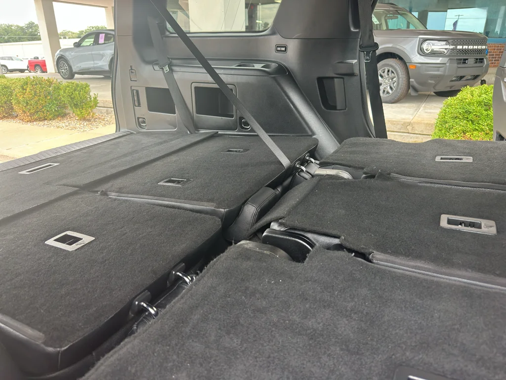 Used 2018 Shadow Black Ford XLT image 33