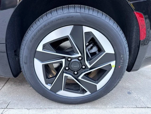 New 2027 Black Chrysler Limited image 7
