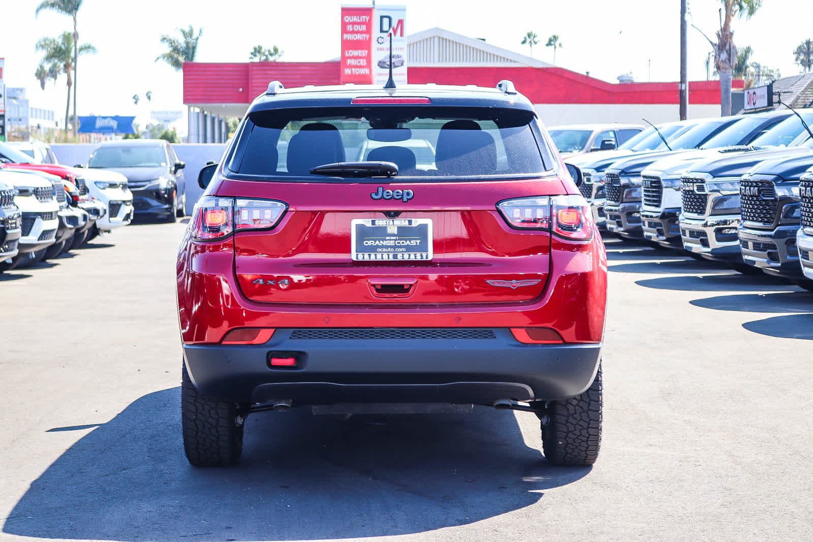 New 2026 Red Hot Pearl-Coat Exterior Paint Jeep Trailhawk image 5