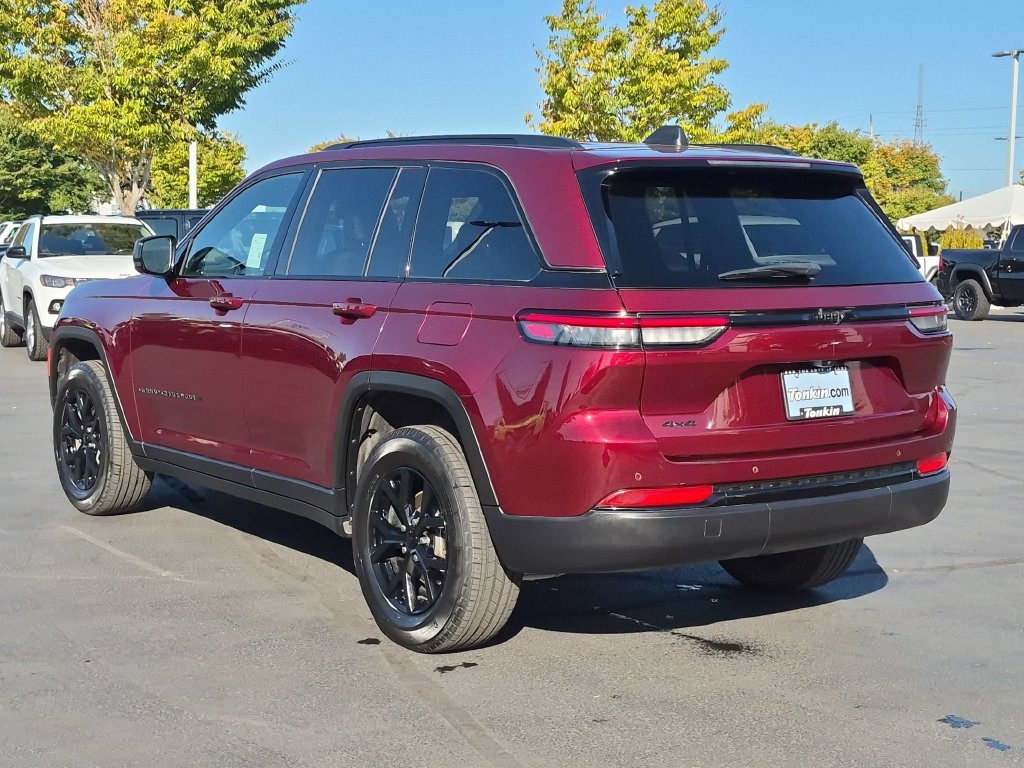 Used 2025 Red Jeep Altitude image 4