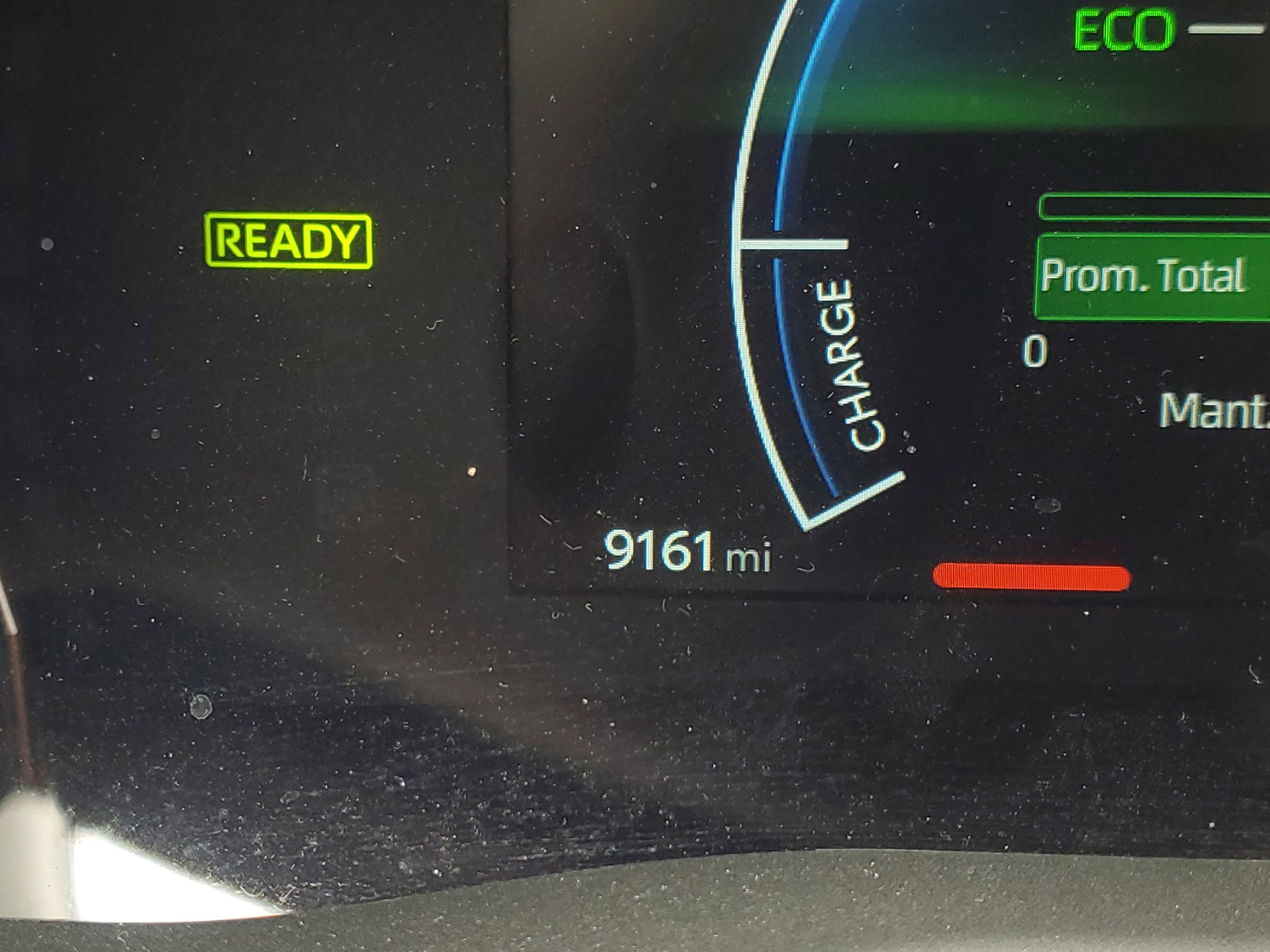 Used 2025 Ice Toyota LE image 24