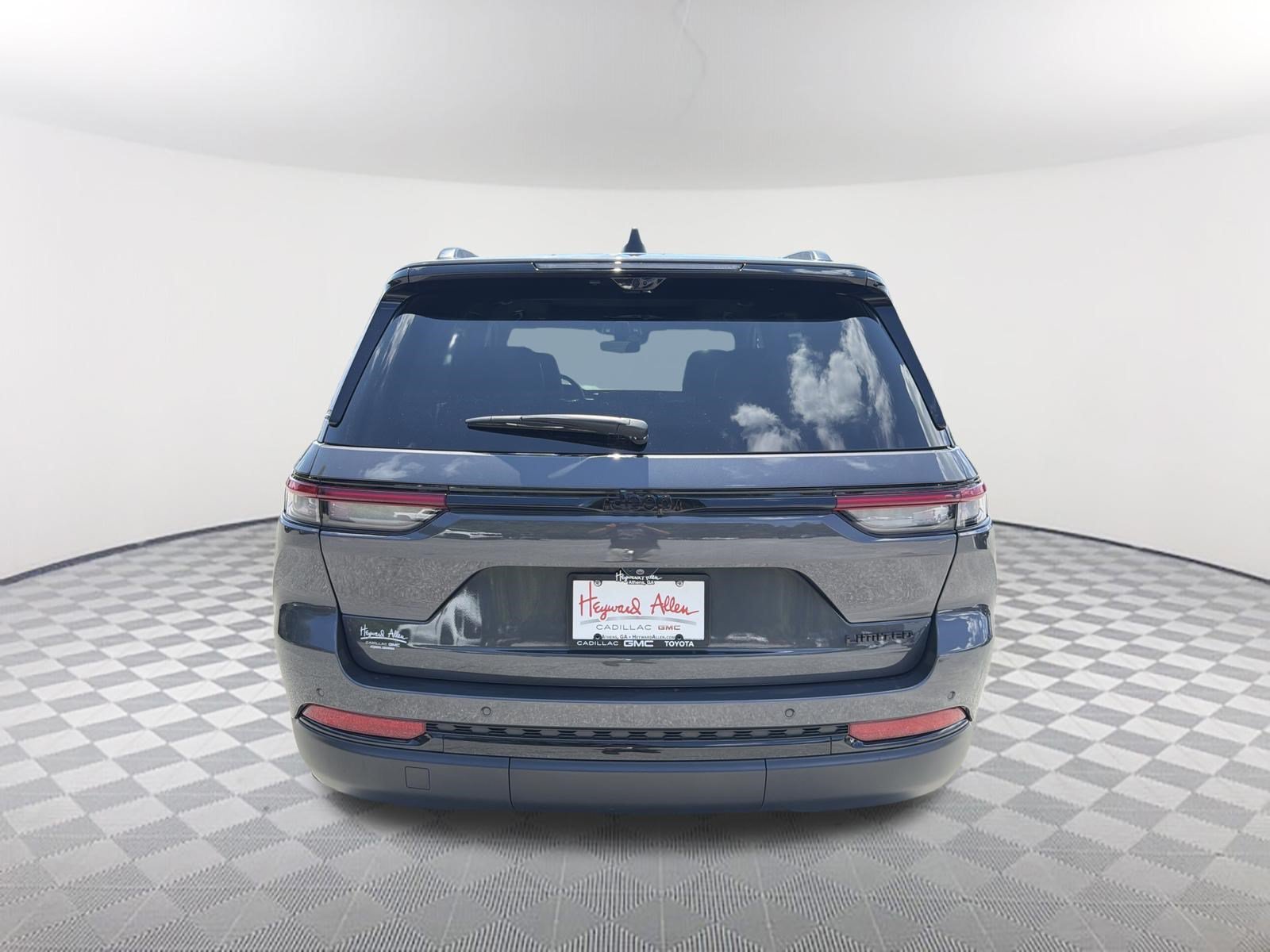 Used 2025 Gray Jeep Limited 4x2 image 6