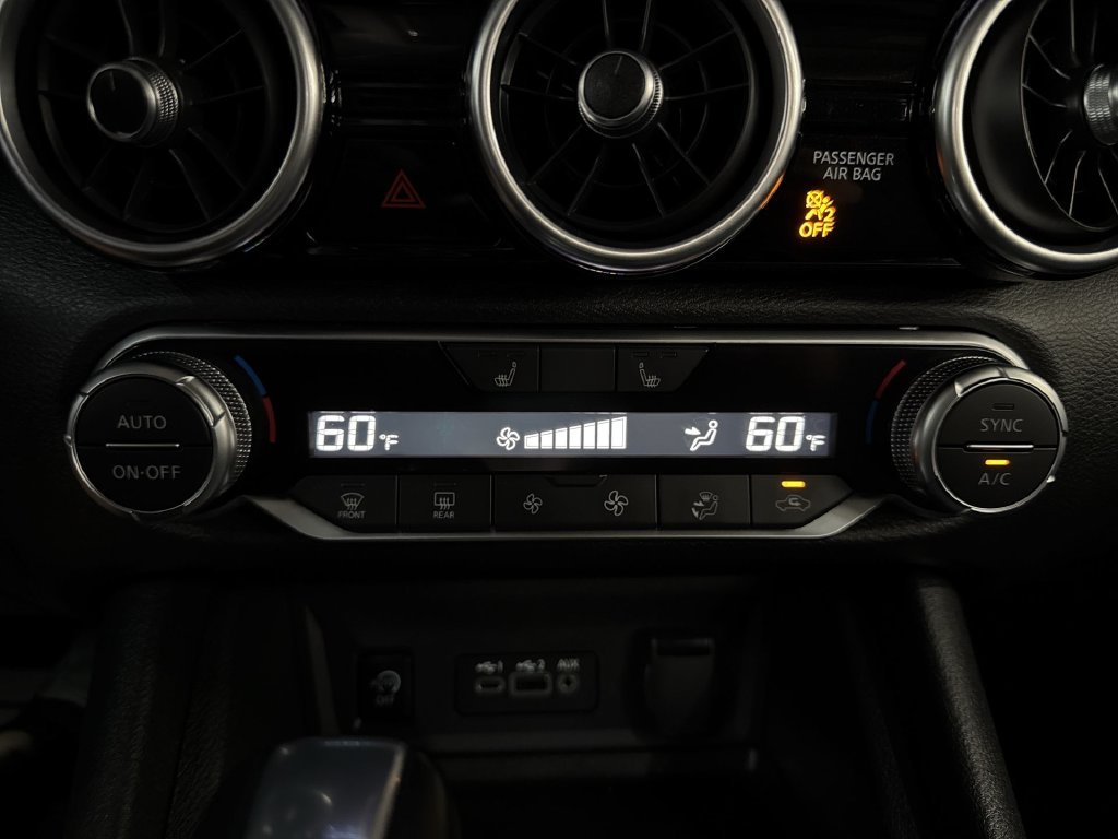 Used 2025 Aspen White Nissan SR image 25