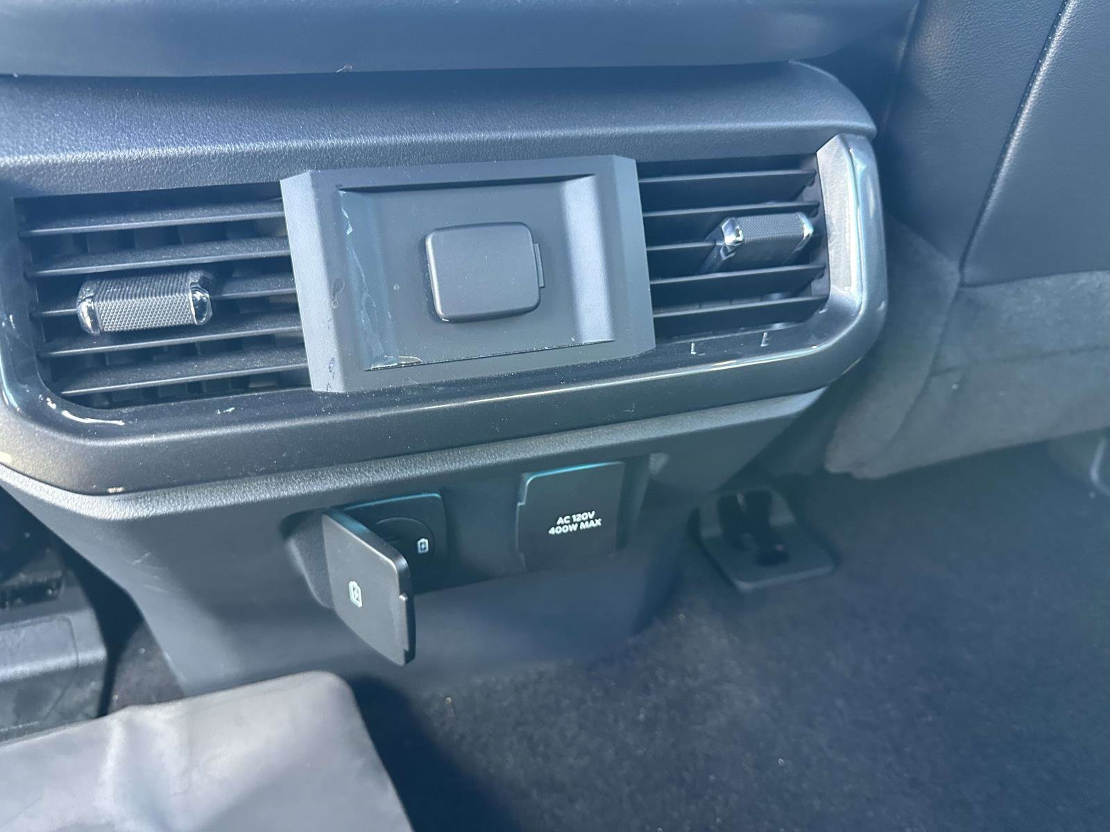 Certified Used 2023 Silver Metallic Ford LARIAT image 11