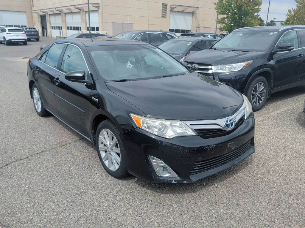 Used 2013 Attitude Black Metallic Toyota XLE image 5