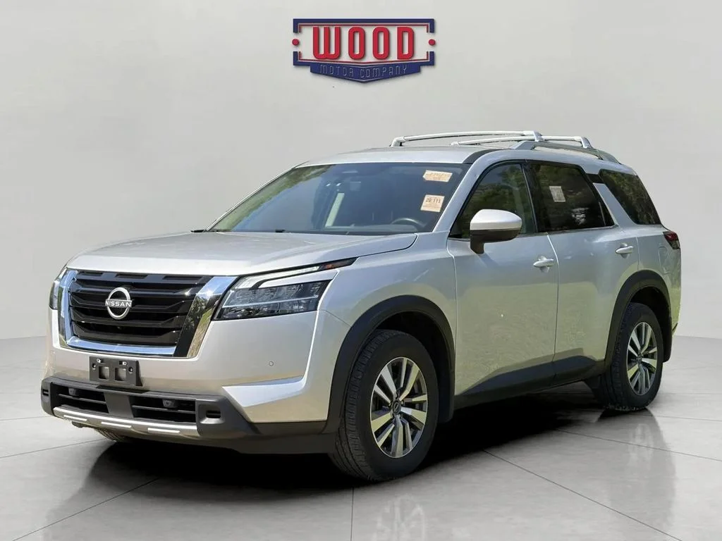 Used 2023 Brilliant Silver Metallic Nissan SL image 3