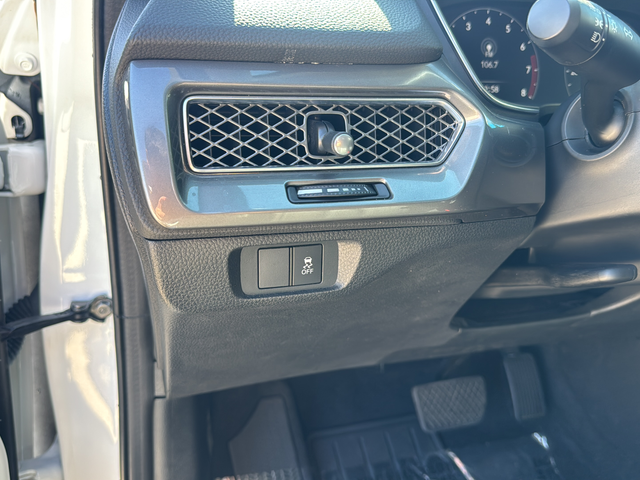 Used 2023 White Acura  image 28