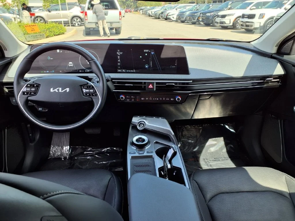 Certified Used 2023 Red Kia Wind image 12