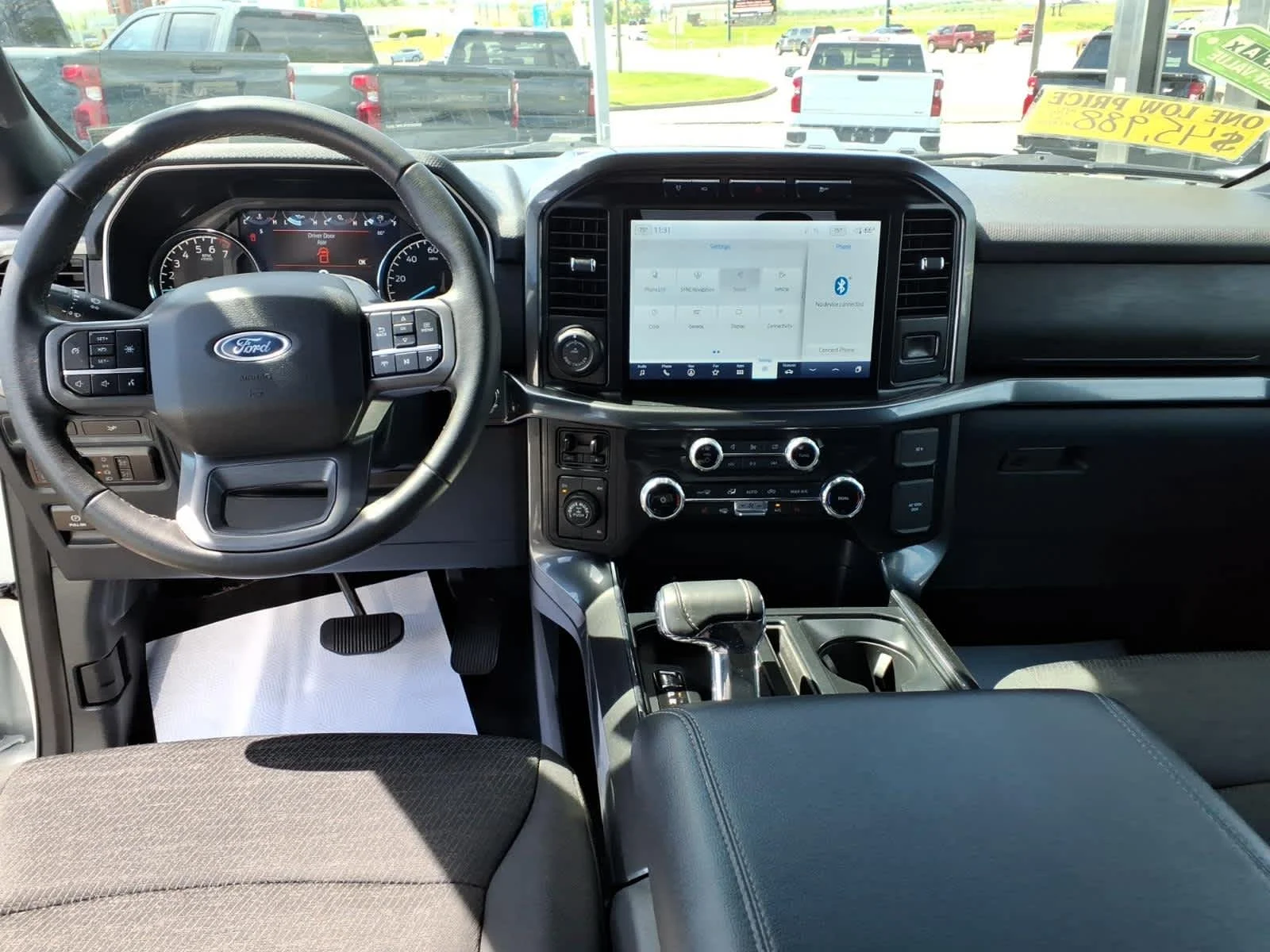 Used 2023 Oxford White Ford XLT image 5