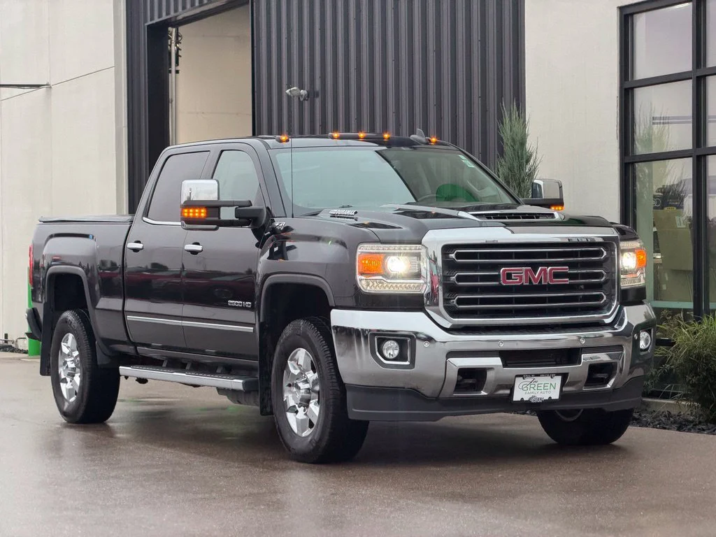 Used 2019 Black GMC SLT image 4