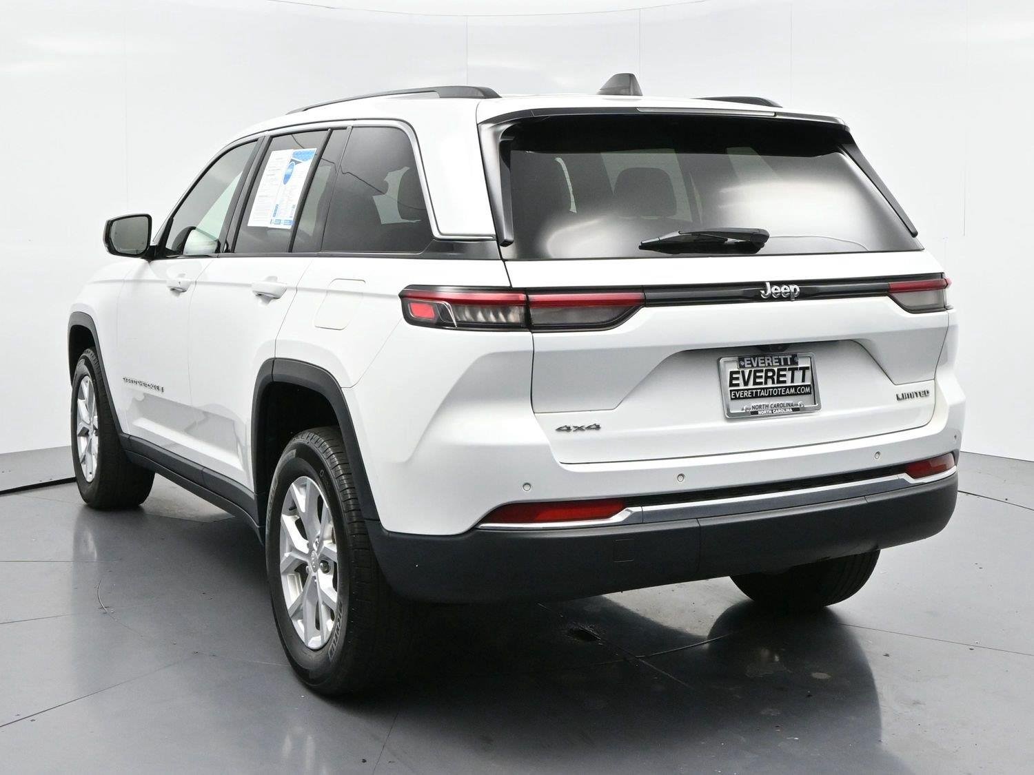 Used 2023 White Jeep Limited image 6