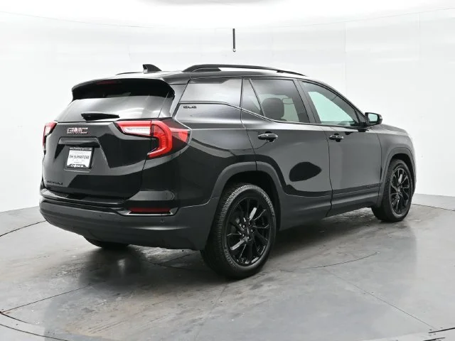 Used 2023 EBONY TWILIGHT METALLIC GMC SLE image 7