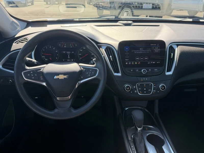 Used 2024 Summit White Chevrolet 1LT image 13