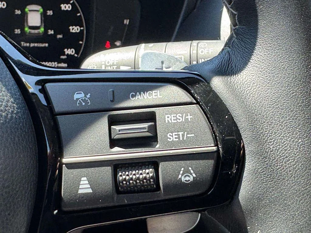 Used 2025 Platinum White Pearl Acura Base image 20