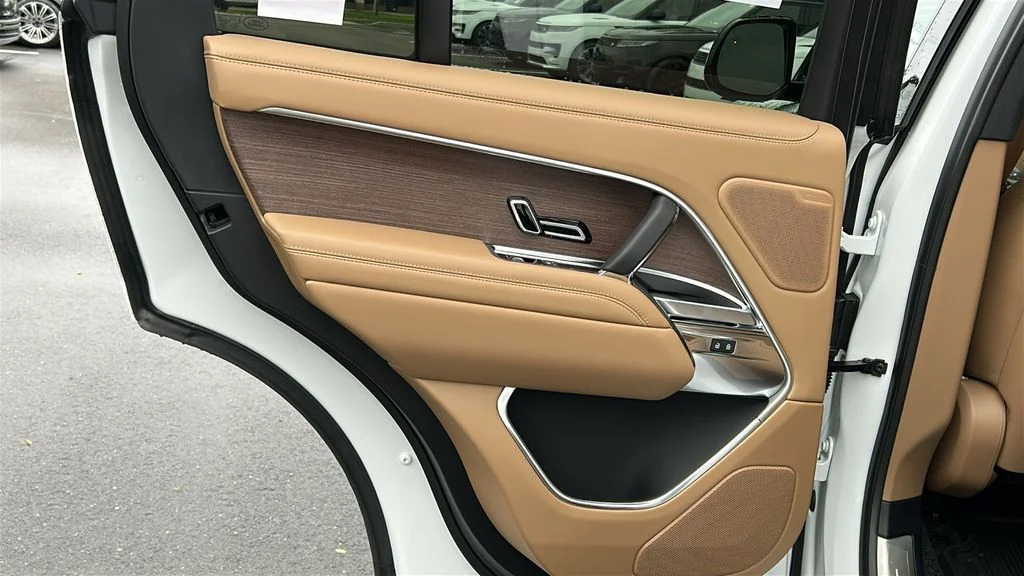 2026 Land Rover Range Rover SE - Photo 20