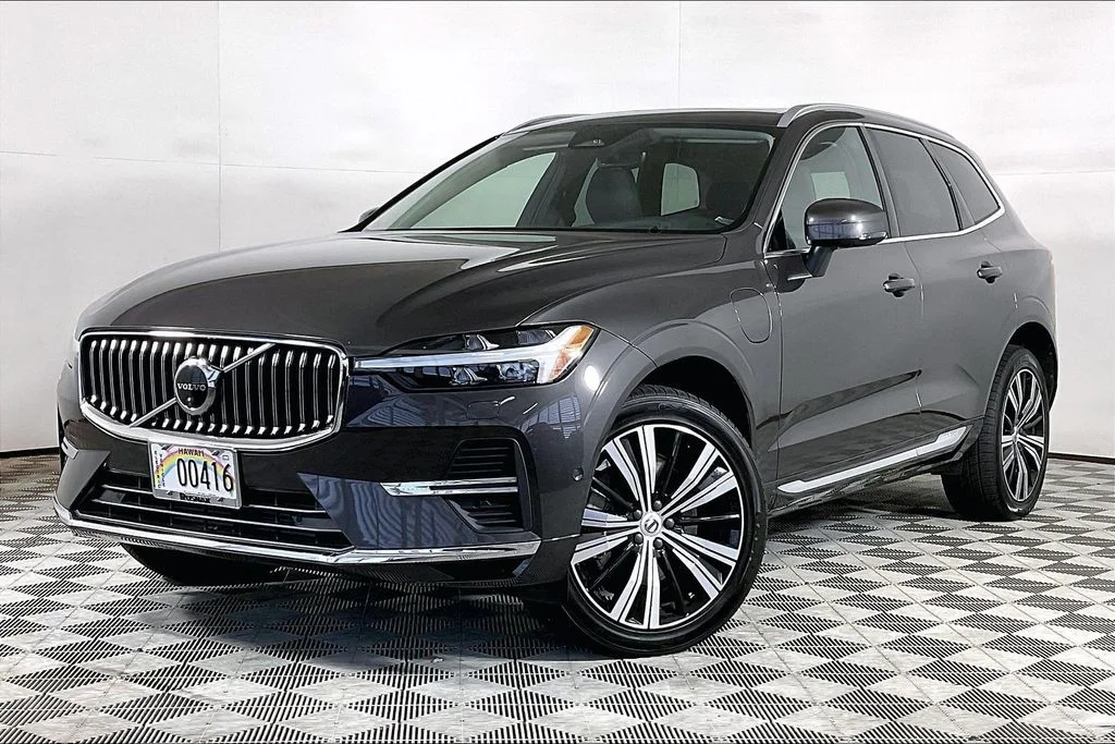 Certified Used 2023 Gray Volvo T8 Plus Bright Theme image 1