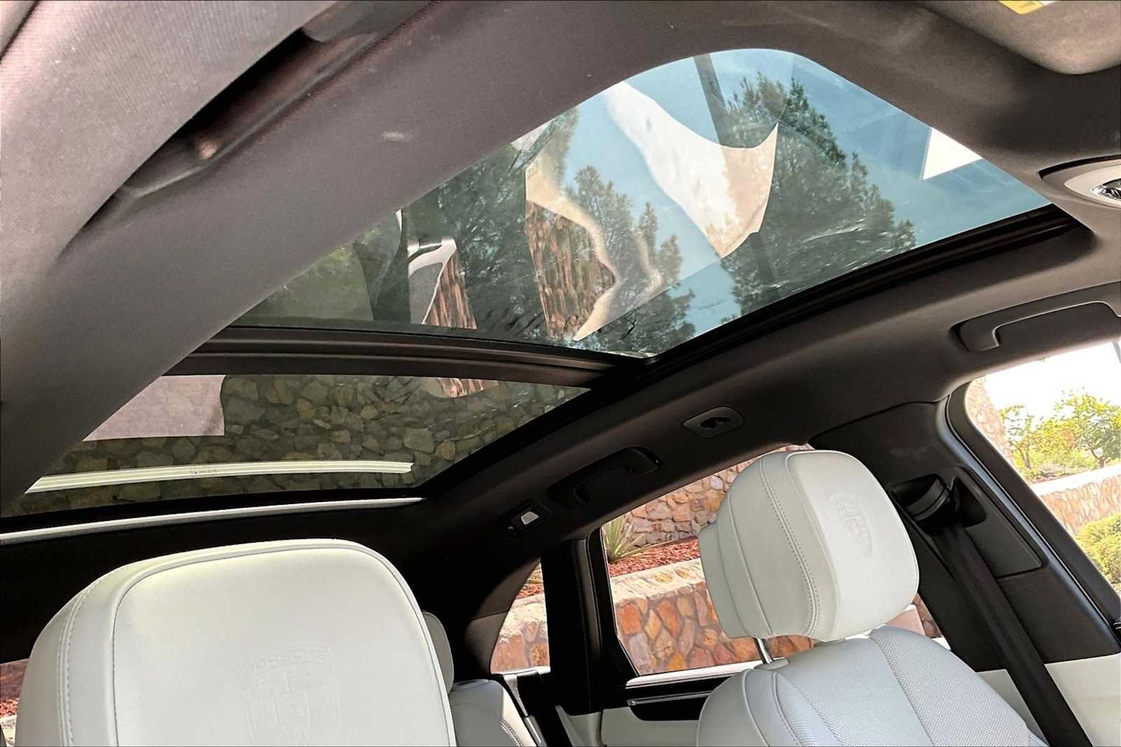 Used 2025 Carrara White Metallic Porsche  image 18
