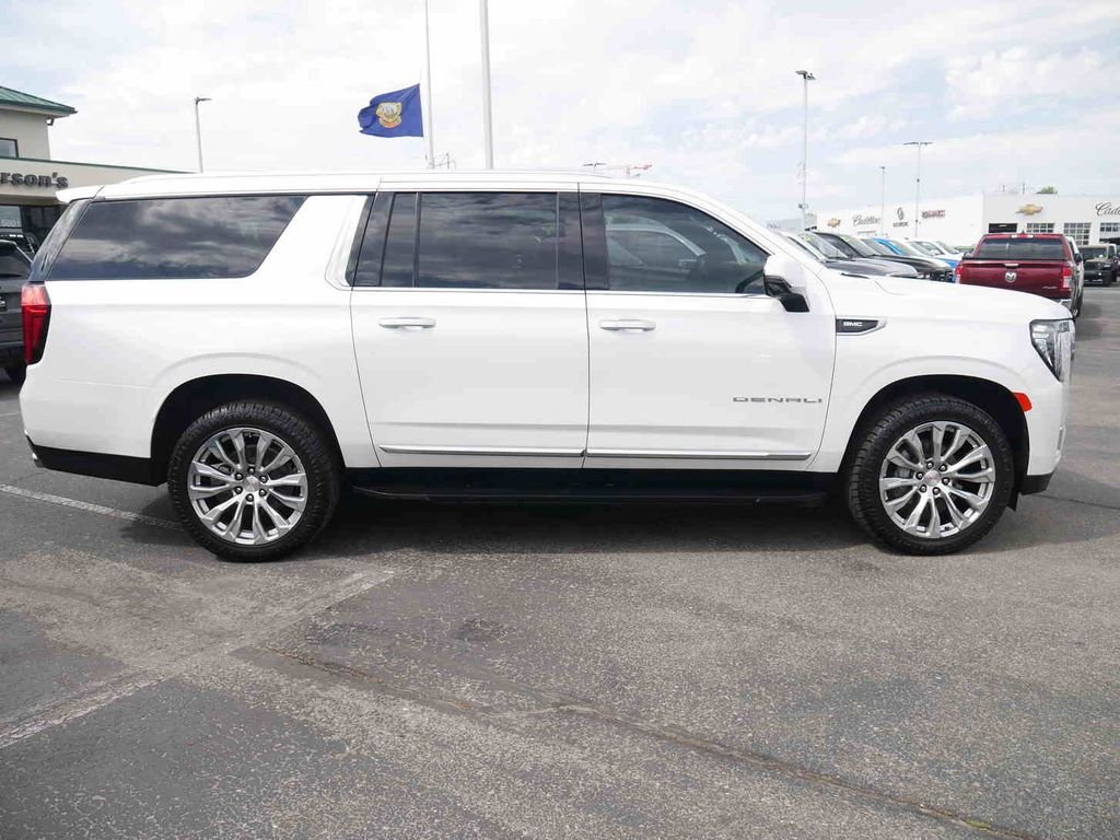 Used 2024  GMC Denali image 23