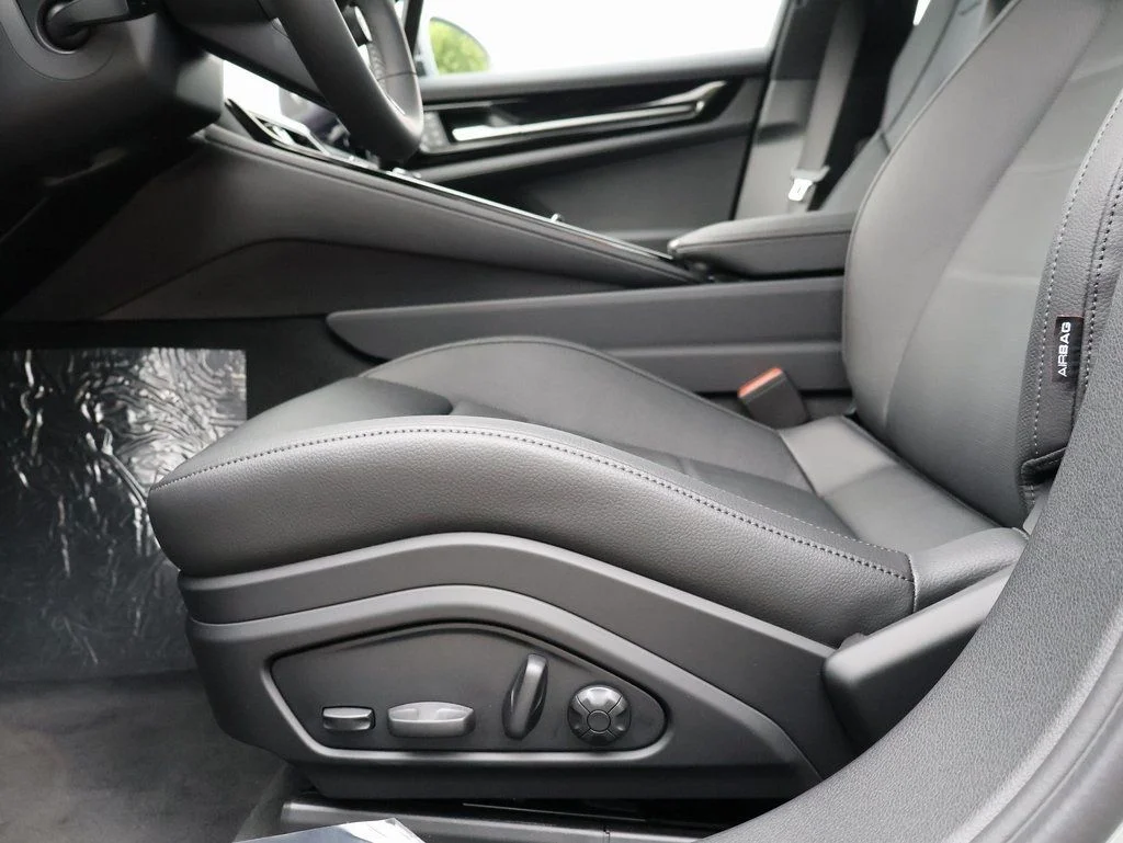 2025 Porsche Panamera Base - Photo 35