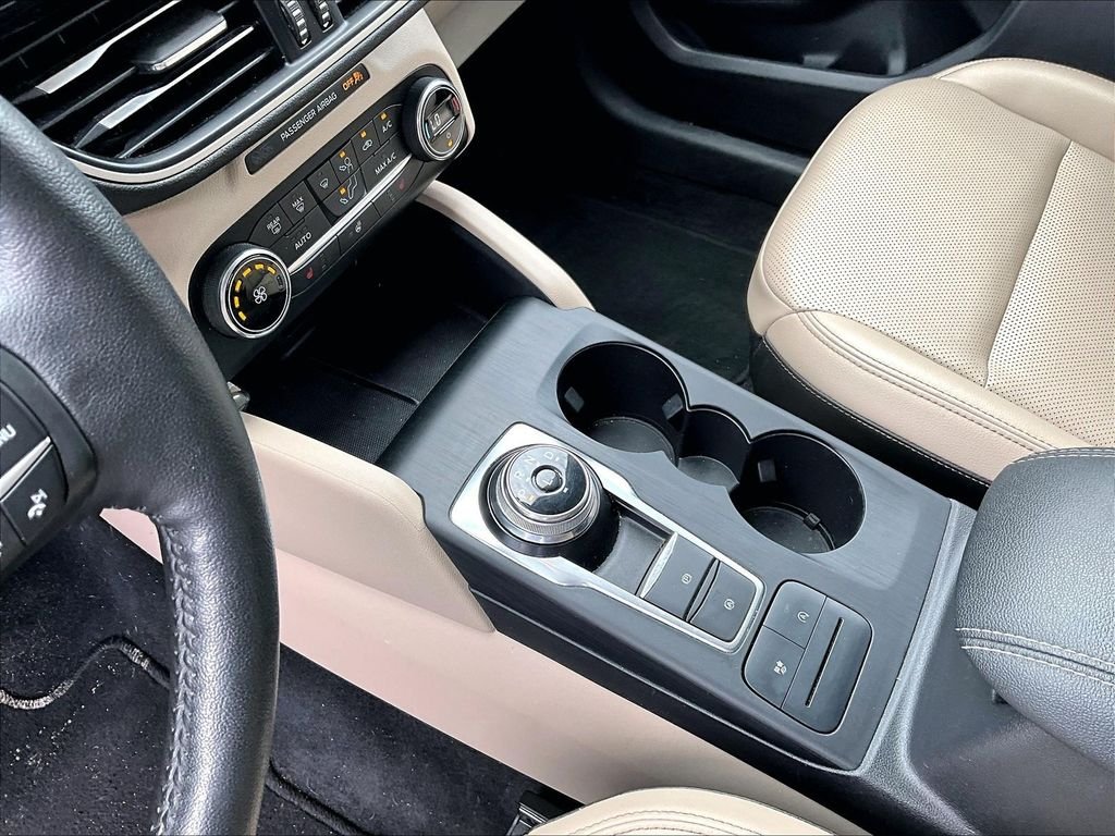 Used 2020 White Metallic Ford SEL image 20