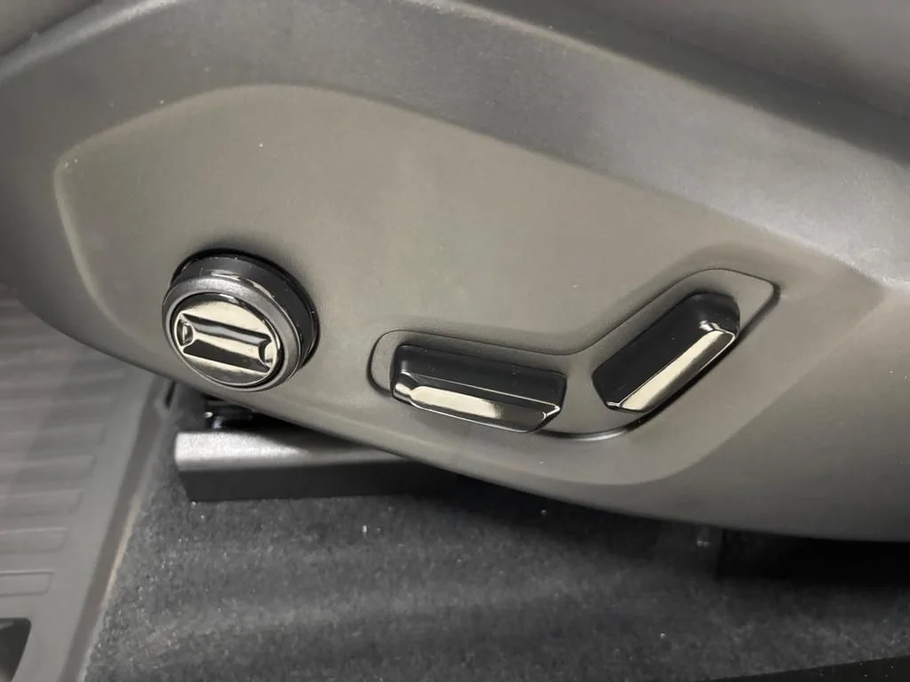 2026 Volvo XC60 Plus - Photo 21
