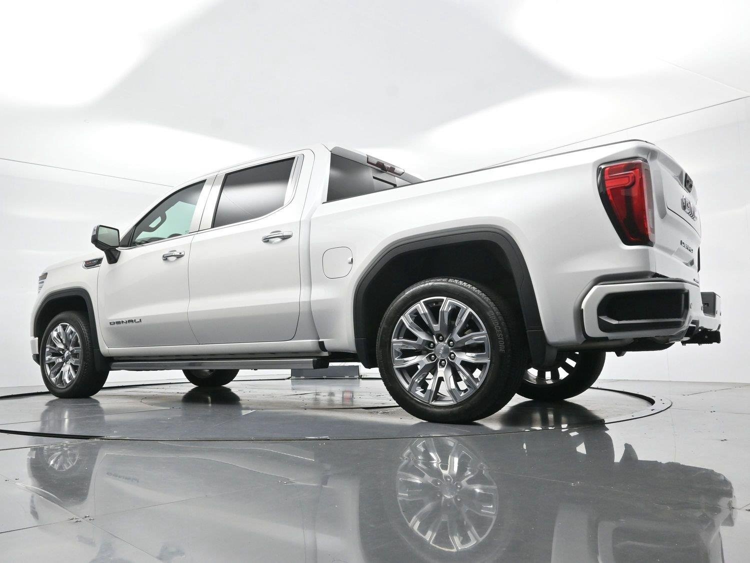 Used 2024 White Frost Tricoat GMC Denali image 50
