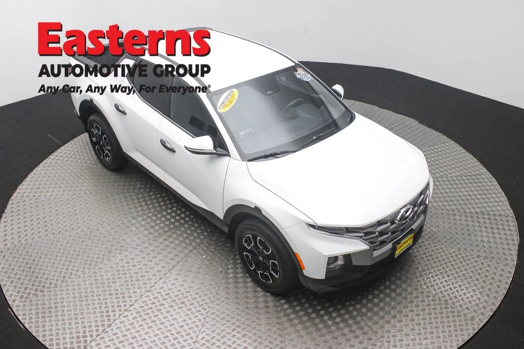 Used 2022 White Hyundai SEL image 3