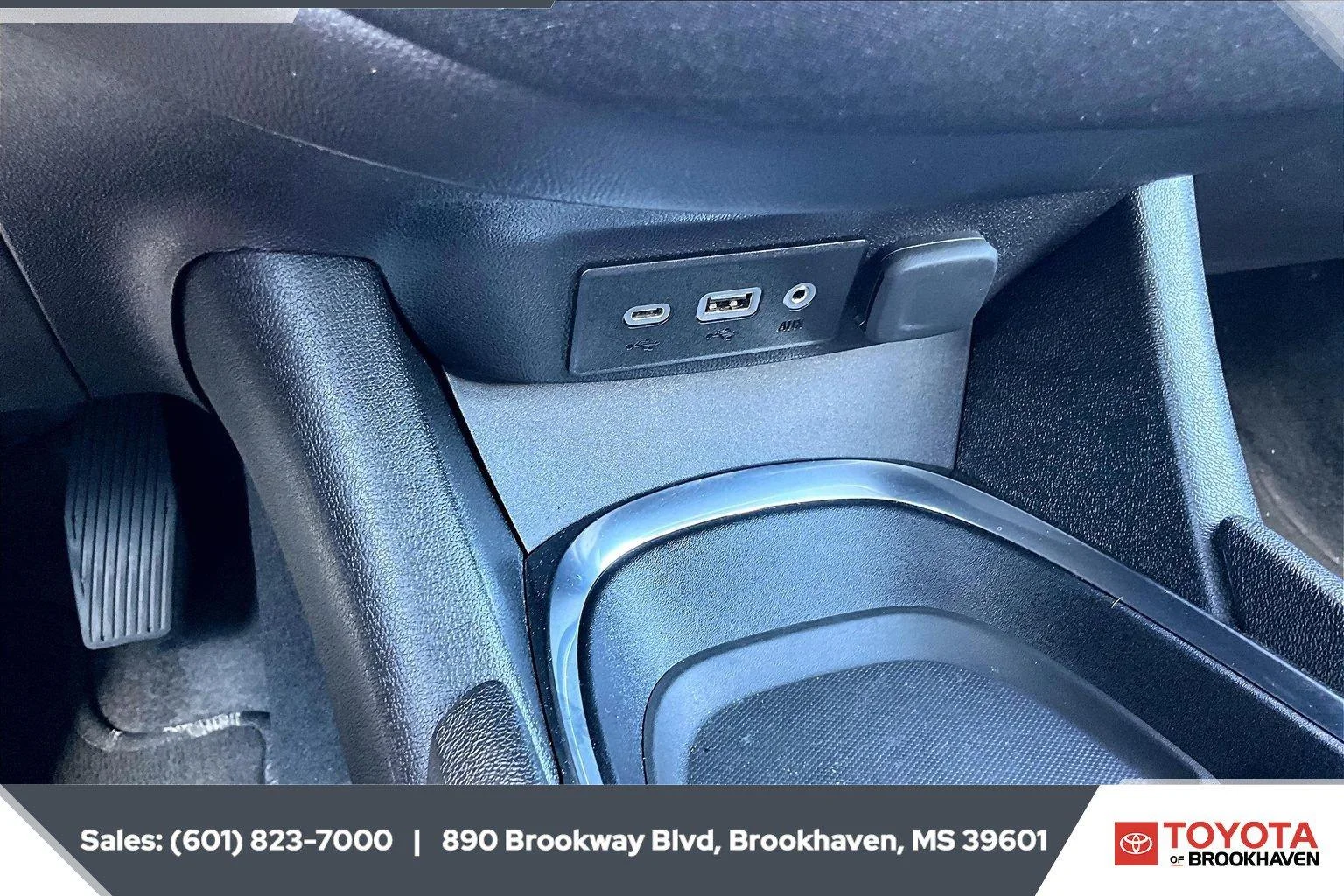Used 2024 Lakeshore Blue Metallic Chevrolet LT image 23