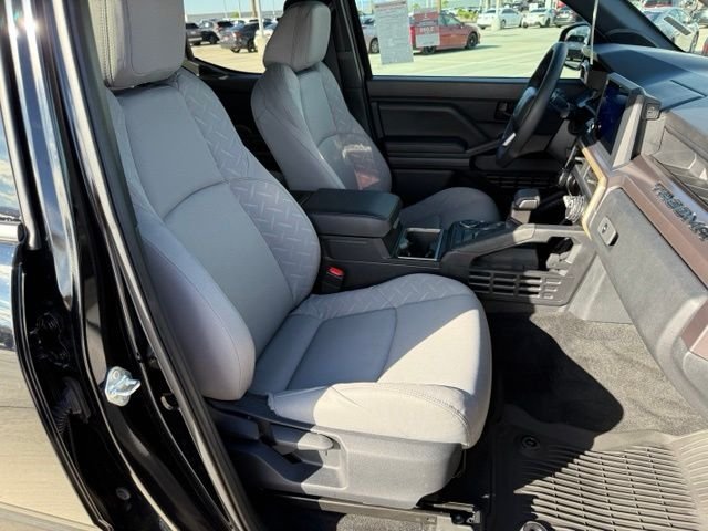 2026 Toyota Tacoma SR5 - Photo 31