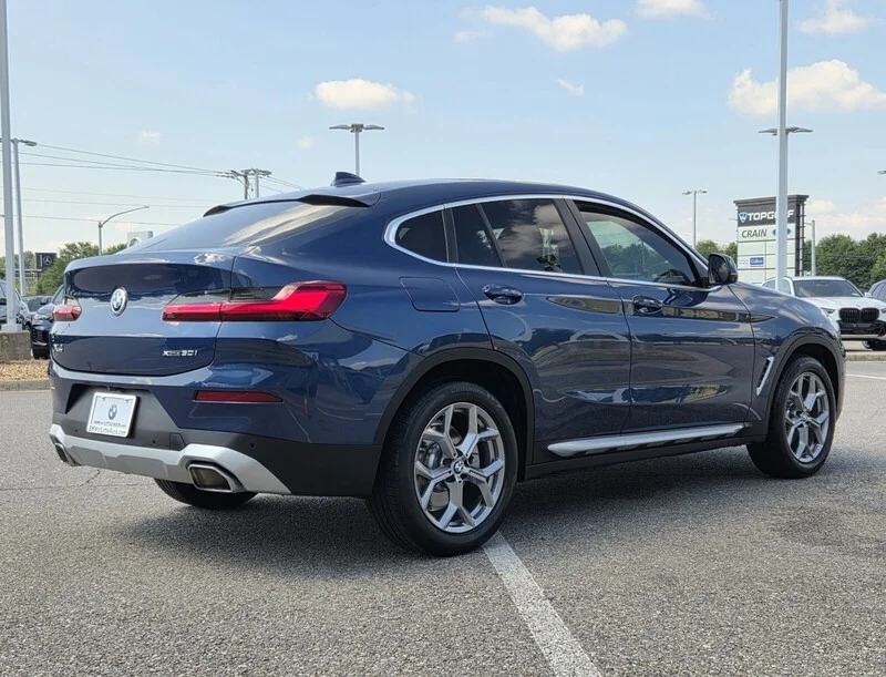 Used 2025 Blue Metallic BMW XDRIVE30I SPORTS ACTIVITY COUPE image 4