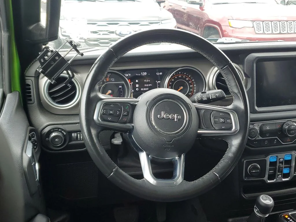 Used 2018 Green Jeep Unlimited Sahara image 10