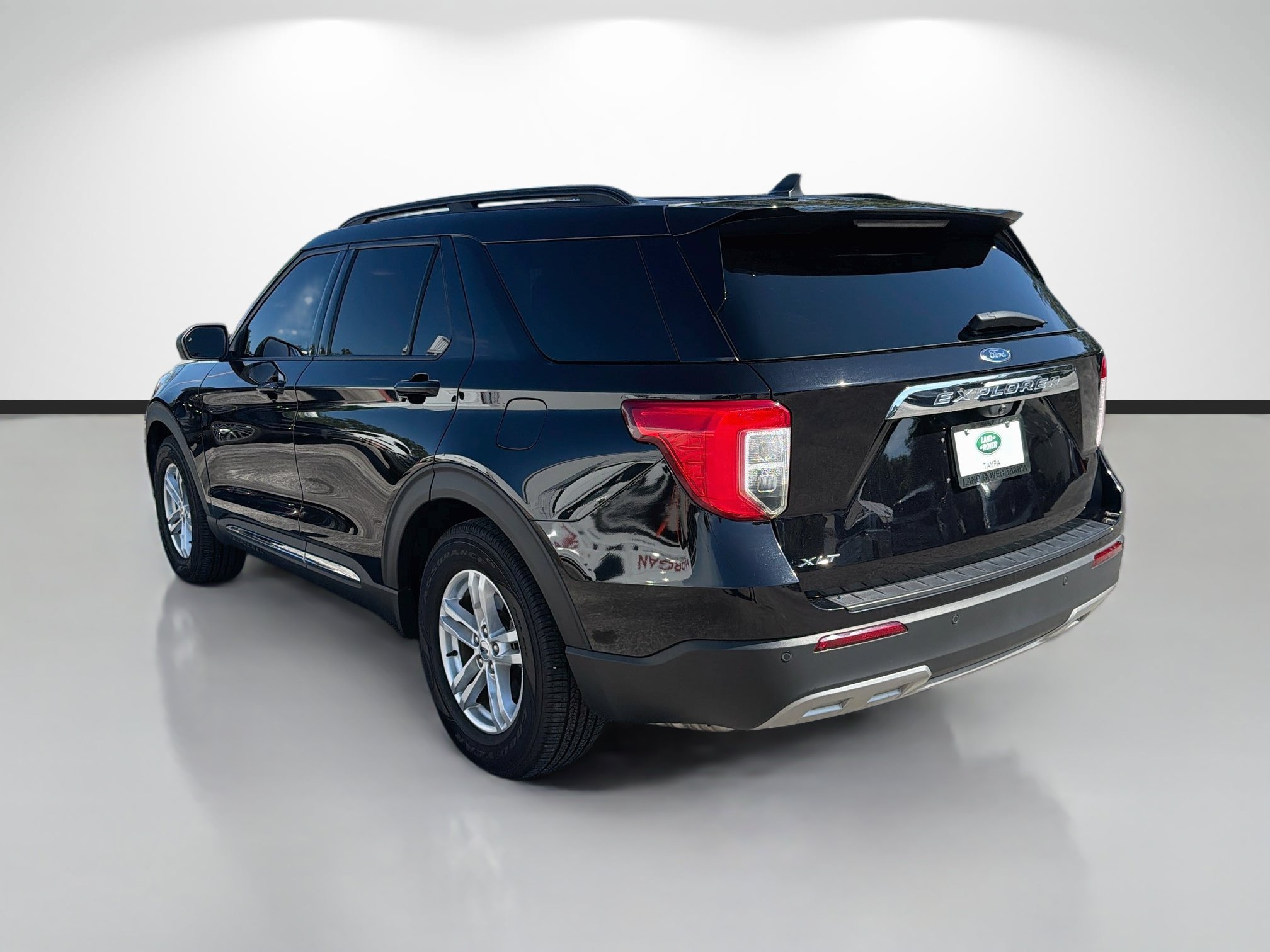 Used 2023 Black Metallic Ford XLT image 3