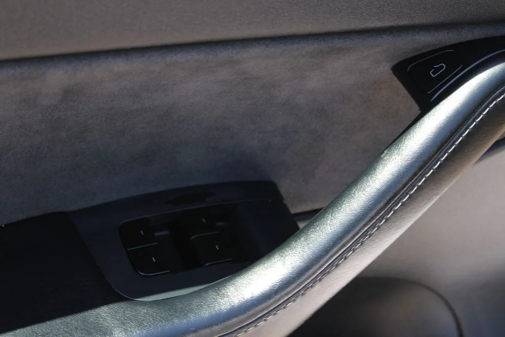 Used 2021 White Tesla Standard Range image 27