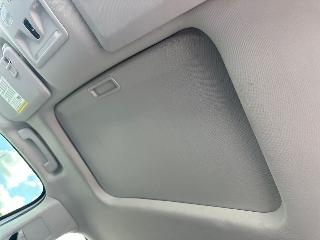 Used 2022 White Ford XLT image 23