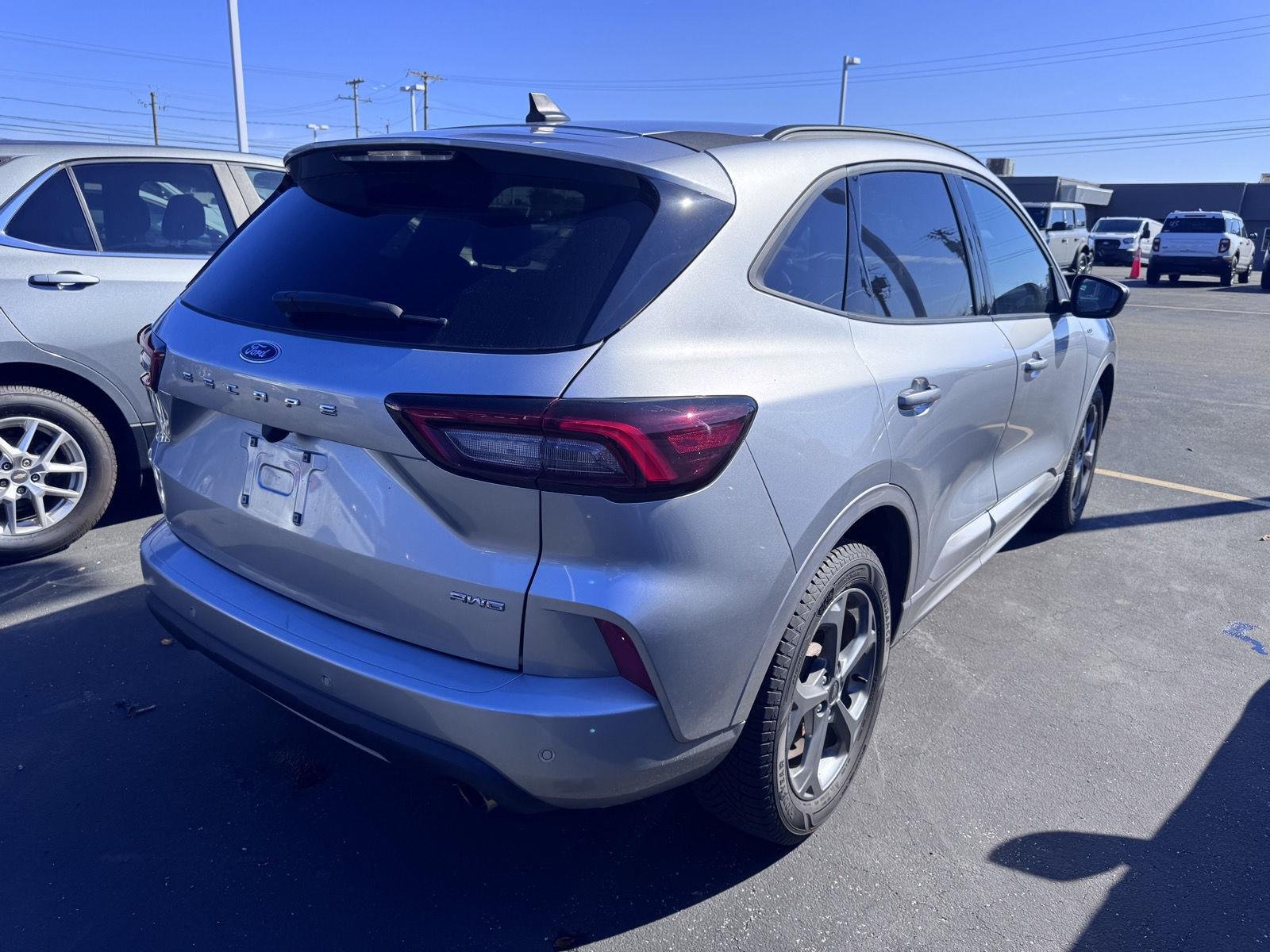 Used 2023 Iconic Silver Ford  image 4