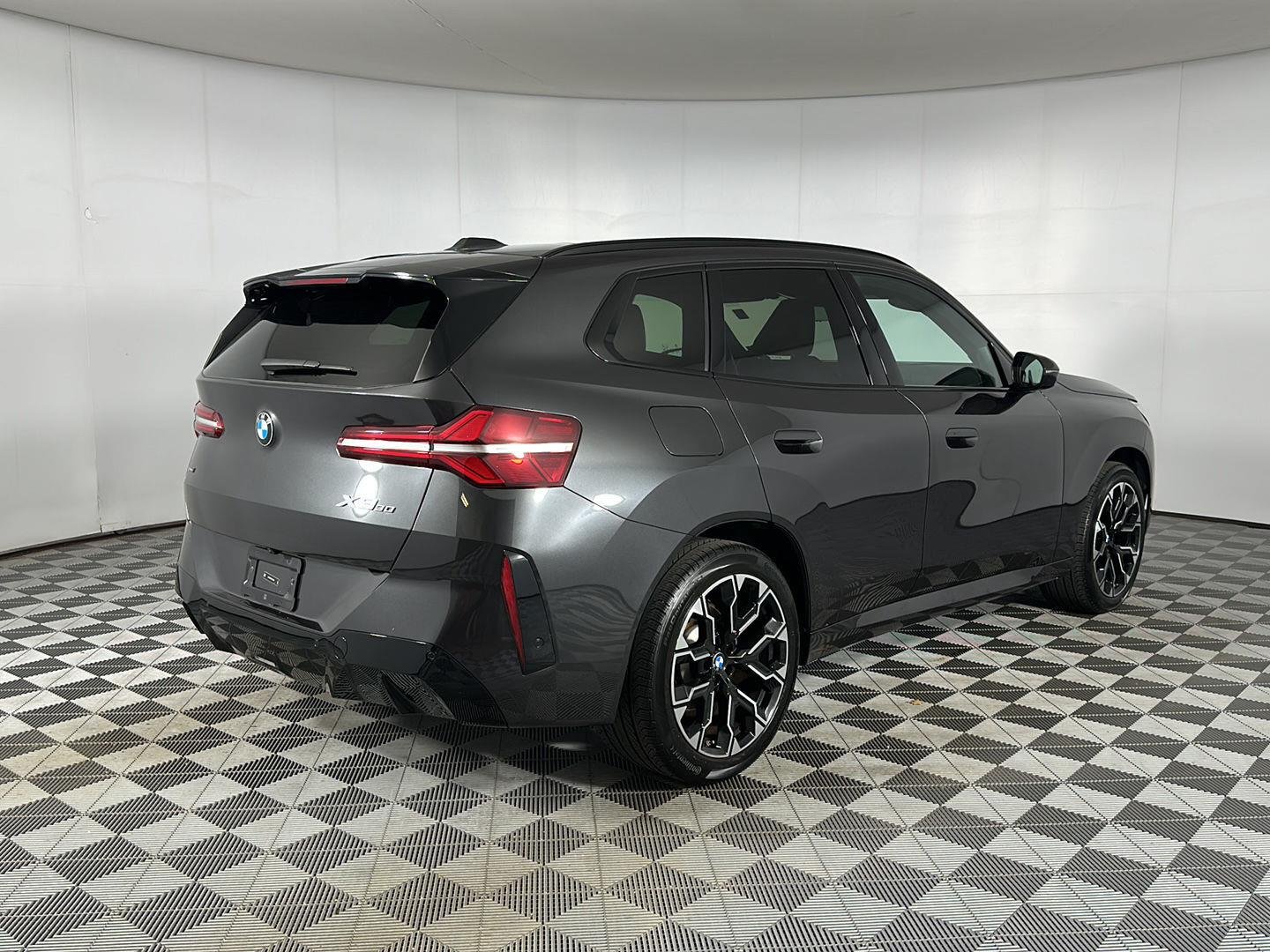 New 2026 Dark Graphite Metallic BMW 30 xDrive image 27