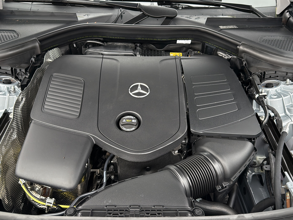 Used 2026 Silver Mercedes-Benz GLC 300 image 23