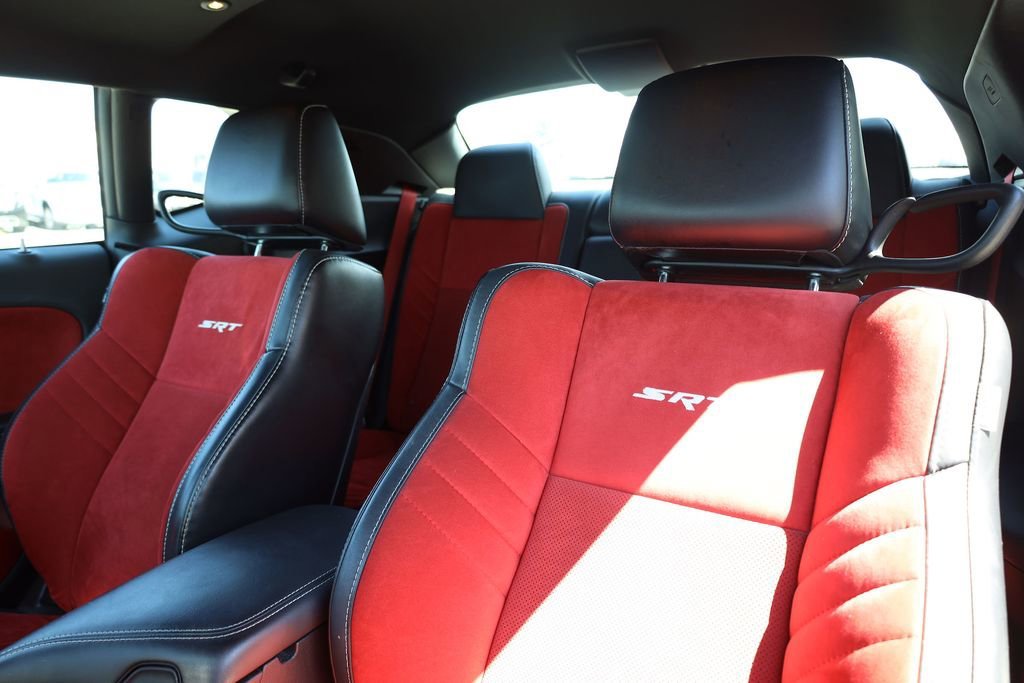 Used 2015 Pitch Black Clearcoat Dodge SRT Hellcat image 17