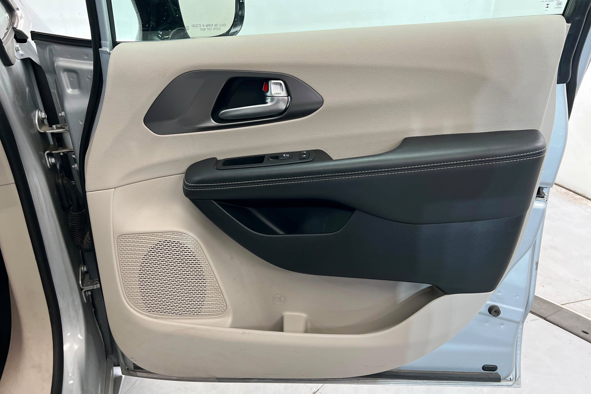 2024 Chrysler Pacifica Touring L - Photo 24