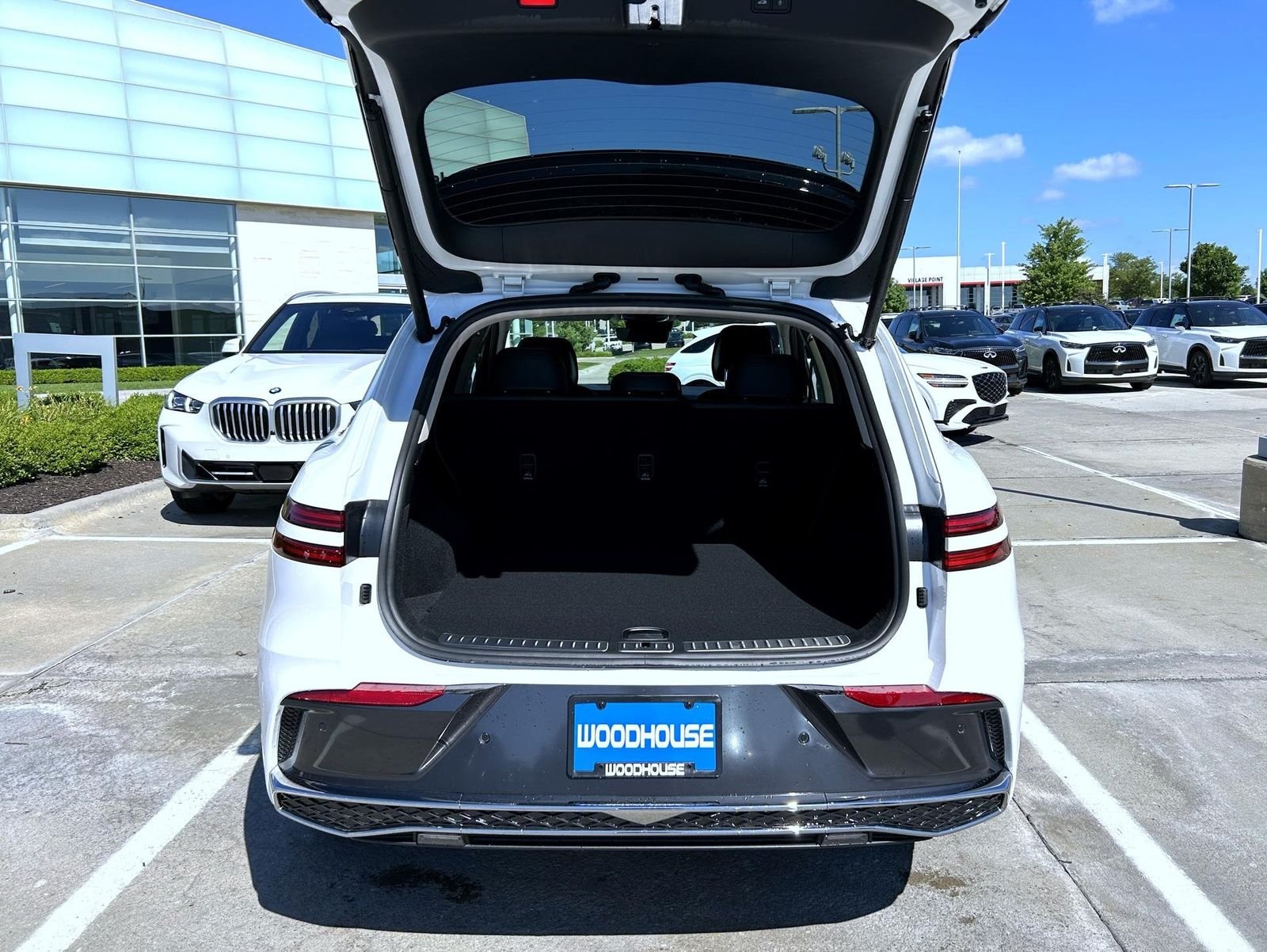 New 2026 White Genesis 2.5T image 21