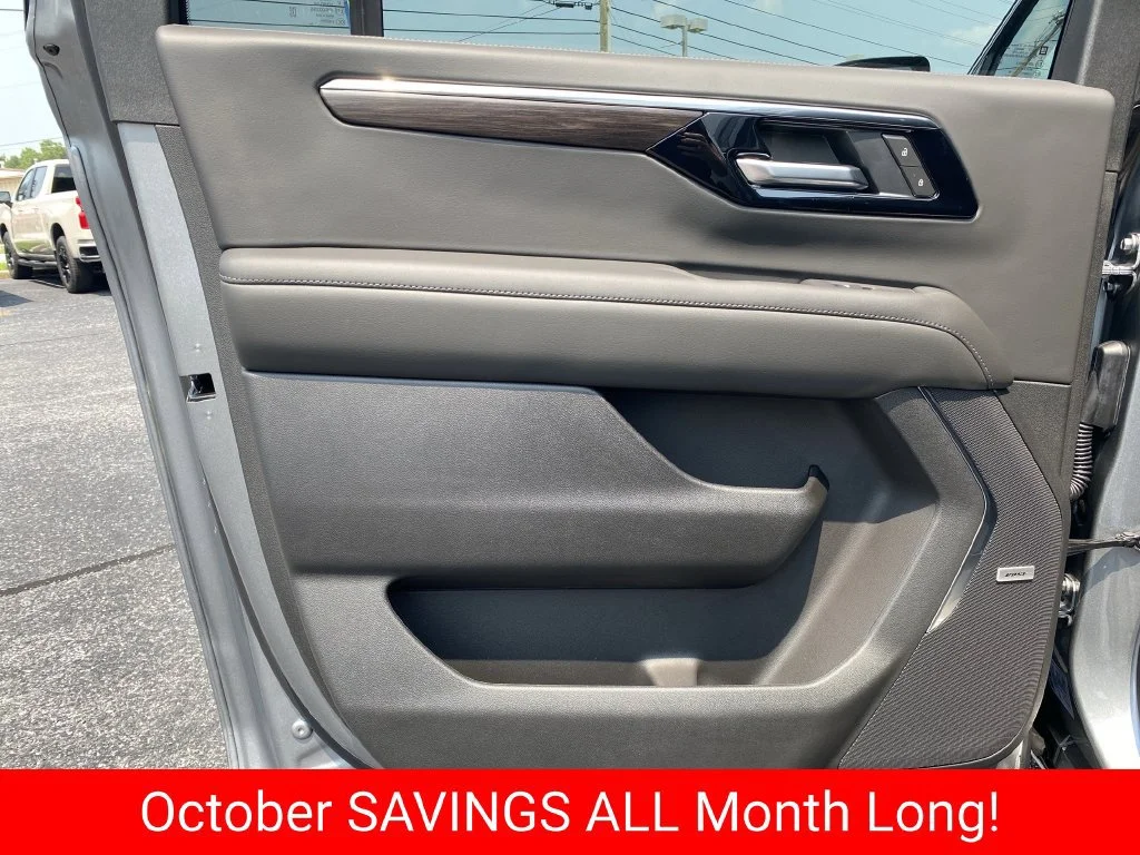 2026 Chevrolet Suburban Z71 - Photo 32
