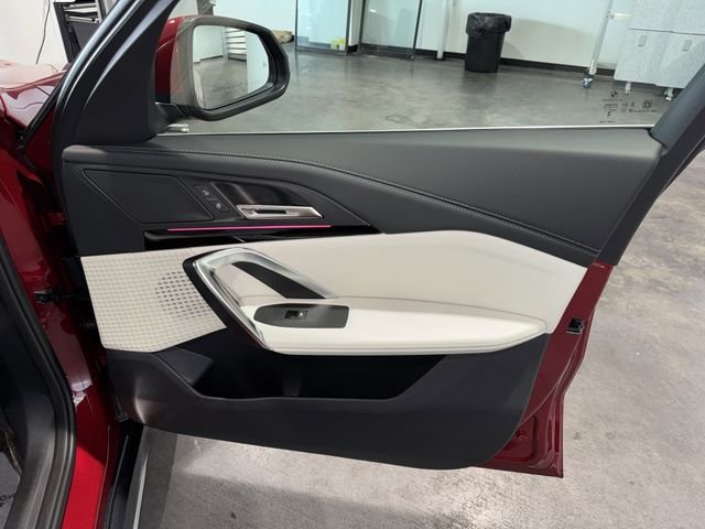 New 2026 Vegas Red Metallic BMW xDrive28i image 7