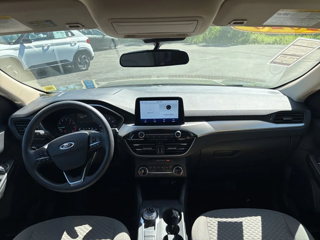 Used 2020 Gray Ford SE image 17