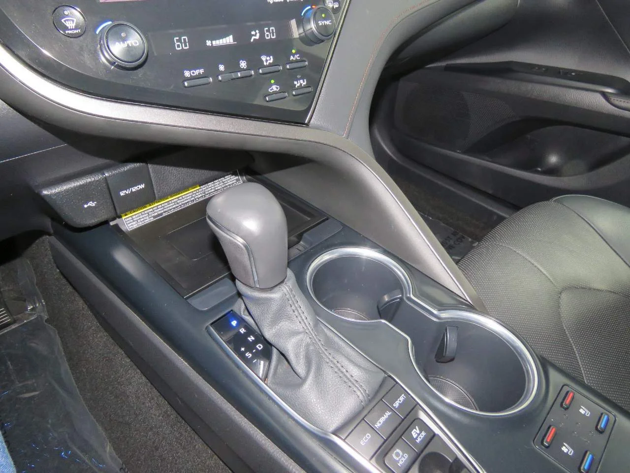 Used 2020 Ruby Flare Pearl Toyota XLE image 16