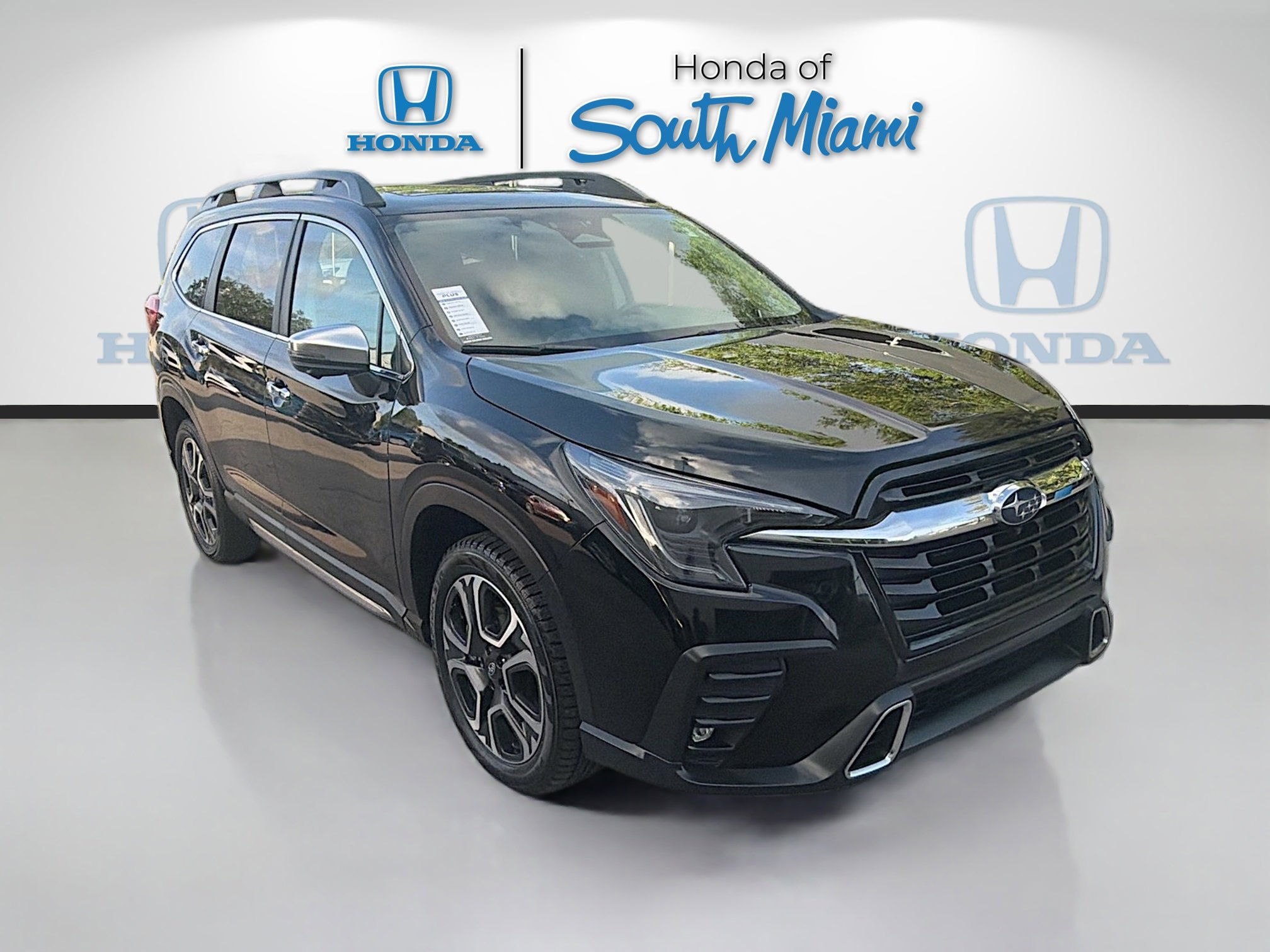 2023 Subaru Ascent Touring's photo