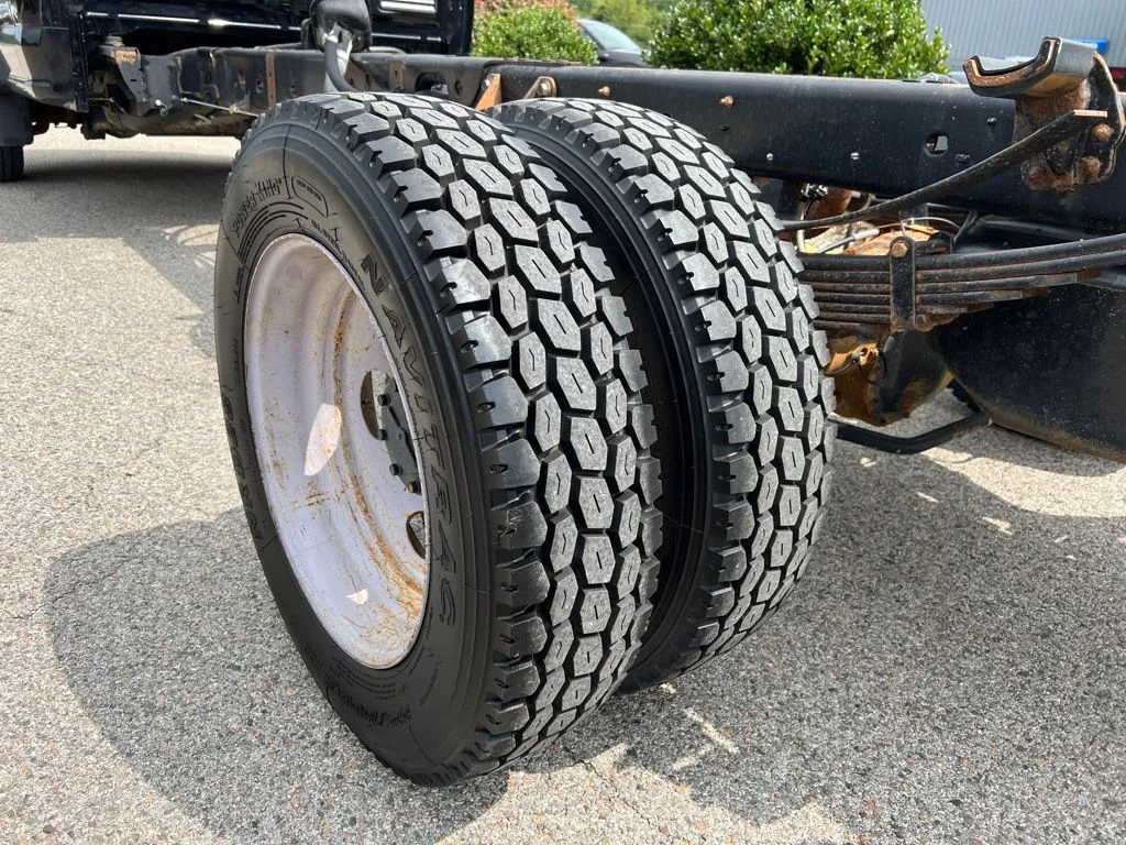 2019 Ford F-550 Super Duty Chassis Cab XL - Photo 9