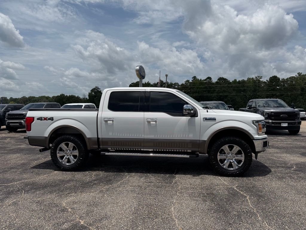 Used 2020  Ford Lariat image 16