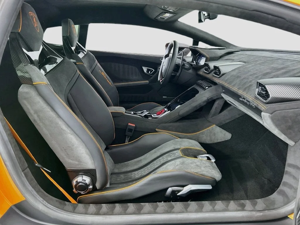 Used 2023 Orange Lamborghini  image 19