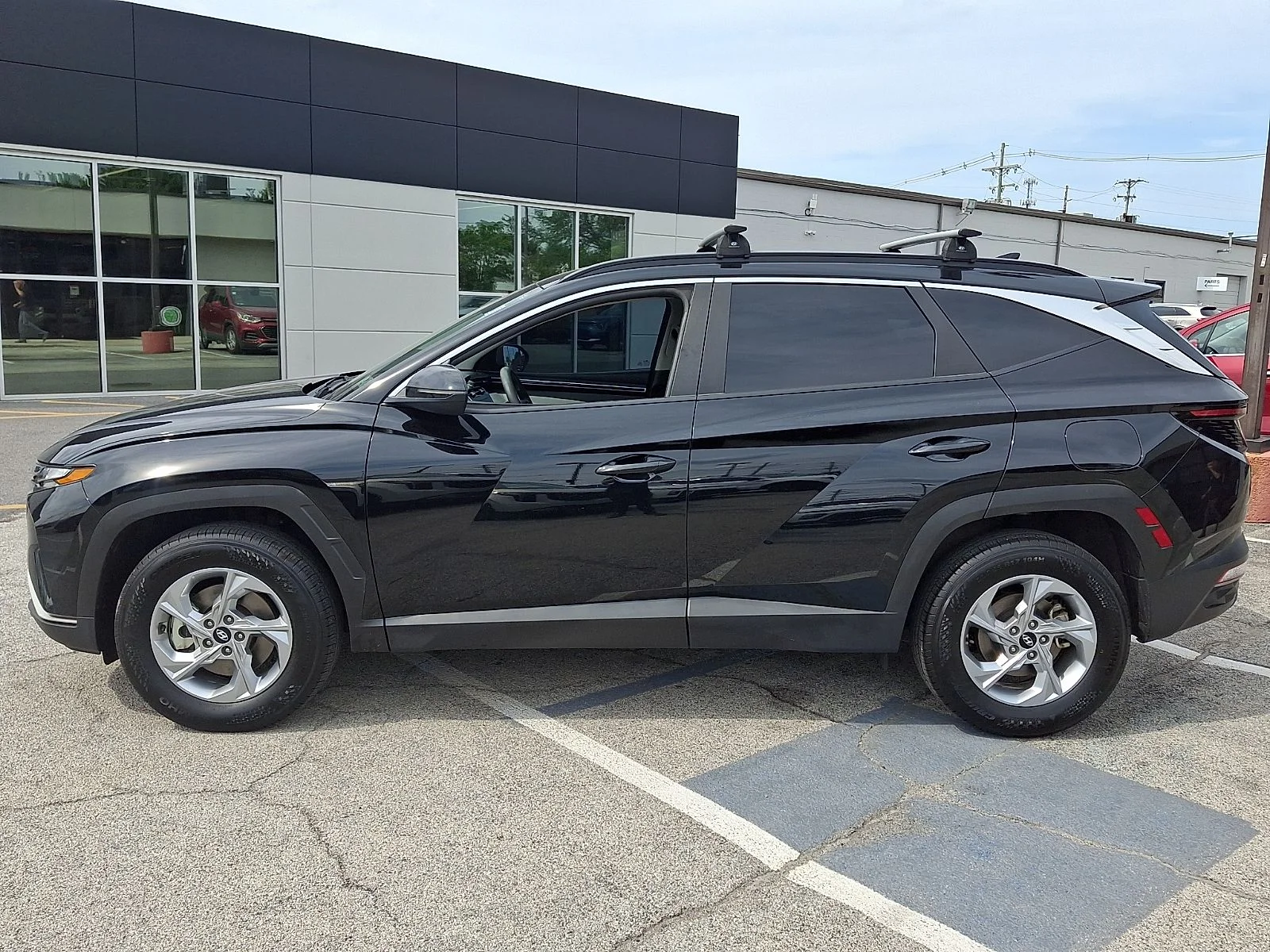 Used 2023 Black Hyundai SEL image 5