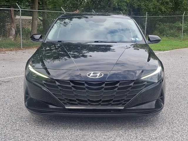 Used 2022 Black Hyundai SEL image 7